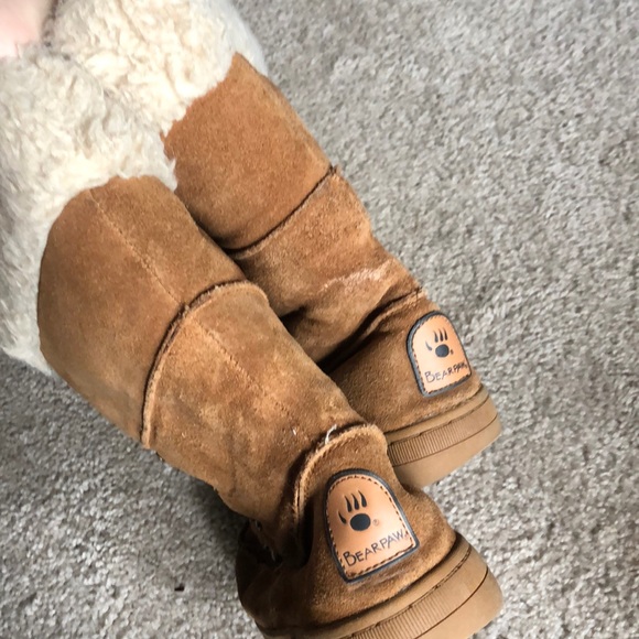Tan bear paw winter boots - Picture 2 of 2